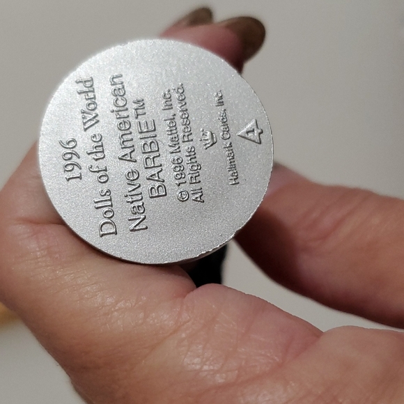 Hallmark Native American Barbie 'Dolls of the World' collector series 1996 NIB - Picture 9 of 11